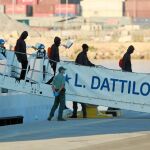 Imagen de la llegada de los 630 rescatados del «Aquarius» al Puerto de Valencia