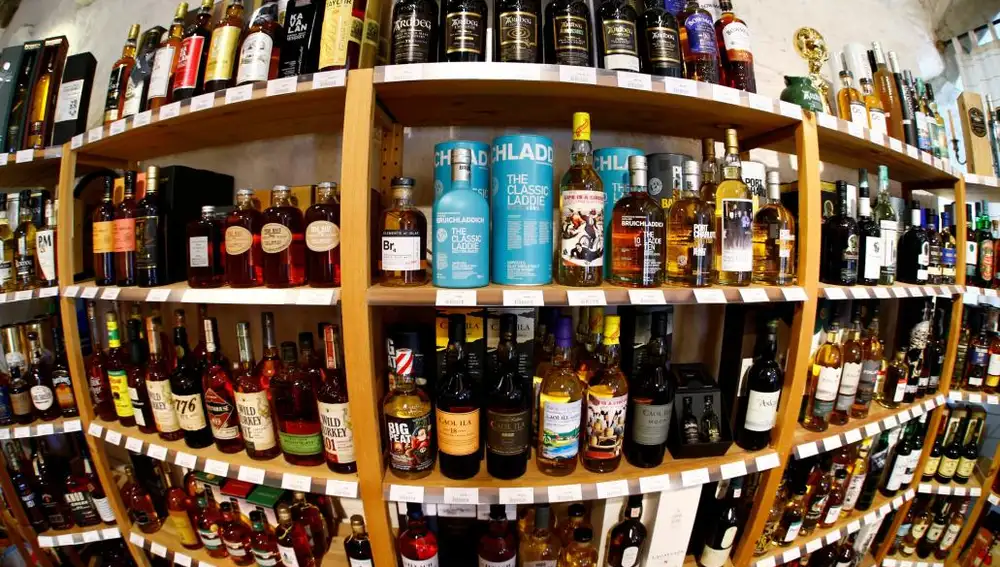 Bebidas alcohólicas en una tienda de Suiza, en una imagen de archivo