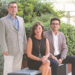 De izquierda a derecha, Julio Roldán, Pilar Nos y José Luis Poveda en un momento previo al encuentro que mantuvieron en LA RAZÓN sobre la EII / foto. Connie G. Santos