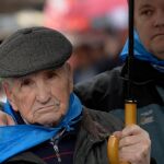 Poner el foco en las sombras que se ciernen sobre la sostenibilidad de las pensiones es ponerlo también sobre 9,7 millones de compatriotas, a muchísimos de los cuales les angustia la duda de la supervivencia de su pensión / Foto: La Razón