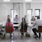 PRIMERA REUNIÓN. La ejecutiva del Partit Demòcrata Català celebró ayer su primera reunión en la nueva sede de la calle Provença de Barcelona. Las paredes transparentes quieren ser un mensaje de la nueva etapa del partido heredero de Convergència.