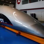 Sus cápsulas de viajeros, que tendrán capacidad para entre 30 y 40 personas, circularán suspendidas por unos tubos al vacío como "un avión sin alas"