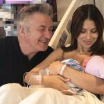 La pareja con su nuevo hijo / Foto: Instagram