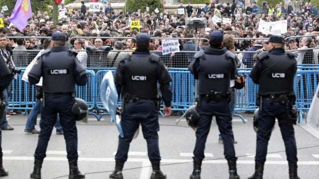 La democracia gana al desafío de los violentos