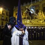 La cofradía de Jesús "El Rico"de Málaga, en Miércoles Santo, por un privilegio de 1759, indulta a los presos