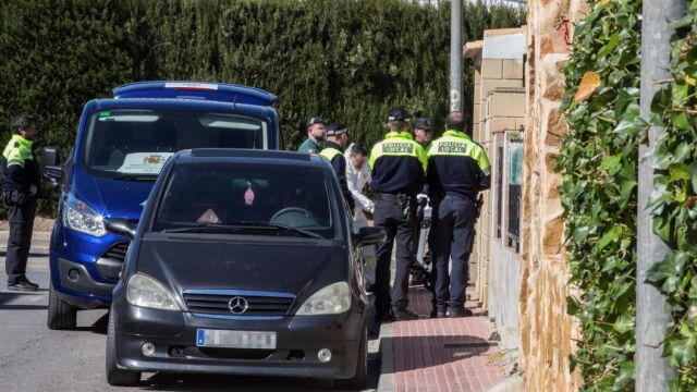 Aparecen en la entrada de su casa los cuerpos sin vida de Antonia, de 56 años y de Miguel Ángel, de 25, madre e hijo residentes en la calle Asturias del municipio murciano de Las Torres de Cotillas