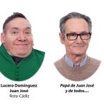 Foto cedida por Fotoorlas donde se puede ver a Juan Lucero (d), jubilado de Rota (Cádiz), que se ha “graduado” en Educación Primaria sin necesidad de exámenes. La tenacidad con la que durante cuatro años ha ido a la universidad para que su hijo, con una discapacidad severa, pudiera estudiar la carrera le ha bastado para aparecer en la orla / Foto: Efe