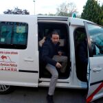 El líder de Unidas Podemos, Pablo Iglesias, a su llegada en taxi a las instalaciones de Atresmedia