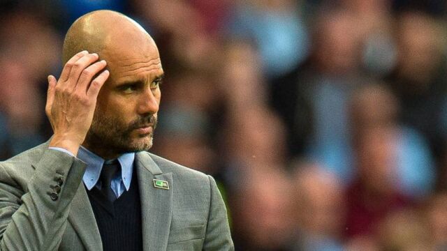 Pep Guardiola durante un partido de fútbol