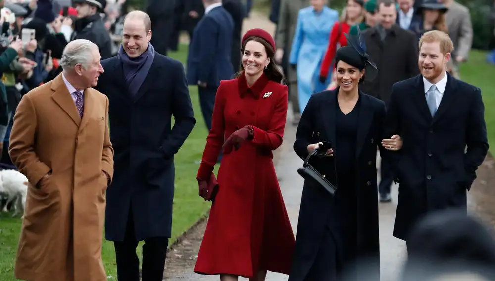 La familia real británica llega a la Iglesia de Santa María Magdalena en Sandringham