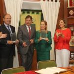 La presidenta de las Cortes, Silvia Clemente junto con los presidentes del Congreso y Senado, Ana Pastor y Pío García-Escudero, Jesús María Mediavilla, Milagros Marcos y Ángeles Armisén en el acto conmemorativo de los 40 años de Constitución en España que se celebra en Brañosera