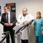 El consejero de Sanidad, Antonio Sáez Aguado, visita el Hospital Virgen de la Concha de Zamora, en compañía del delegado de la Junta en esta provincia, Alberto de Castro.