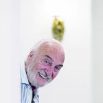 El veterano actor argentino Héctor Alterio posa durante la presentación hoy en Barcelona de su última obra de teatro, "El padre".