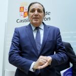 El consejero de Sanidad, Antonio María Sáez Aguado, presenta los datos de las lista de espera quirúrgicas de 2017
