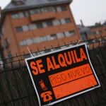 Los inimaginables requisitos para alquilar un piso de 25 m² en Barcelona: Twitter arde