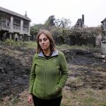 Loli, ayer, desolada, tras comprobar en Pazos el estado en el que había quedado su casa, en la que han vivido varias generaciones