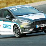 El modelo utilizado este año fue la versión ST del Ford Fiesta. Una atractiva carrocería en la que se esconde un motor de 200 caballos / LA RAZÓN