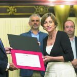 El director de la Oficina Antifraude de Cataluña (OAC), Miguel Ángel Gimeno (i), tomó ayer posesión de su cargo.