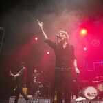 Manuel Carrasco, jurado de «La Voz», es el mejor ejemplo de cantante de éxito en español.