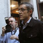 El diputado Eduardo Madina a su llegada esta mañana a la sede del PSOE