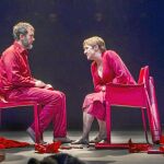 Rojo pasiónJosé Luis García Pérez y Blanca Portillo se desdoblan hasta interpretar a 16 personajes entre ambos
