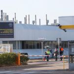 Entrada de la factoría de Opel en Figueruelas/Efe