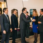 Rajoy saluda al presidente de la Diputación de Castellón, Javier Moliner, en presencia del ministro de Fomento y del presidente de la Generalitat