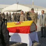 El embajador de España en Irak y efectivos de EE UU, Reino Unido y Portugal despiden en Besmayah al soldado Vidal López