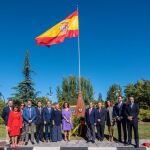 La alcaldesa Susana Pérez Quislant, junto a otros alcaldes de la región y la presidenta de la Fundación de Víctimas del Terrorismo, Maria del Mar Blanco