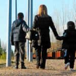 La pobreza, soledad y depresión marcan la vida de las madres monoparentales