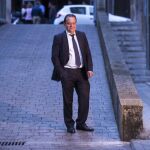 Pedro Horrach, en la ya famosa rampa de los juzgados de Palma de Mallorca el pasado miércoles en su entrevista con LA RAZÓN