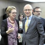 La consejera de Hacienda de la Junta, Carmen Martínez Aguayo, junto al ministro del ramo, Cristóbal Montoro