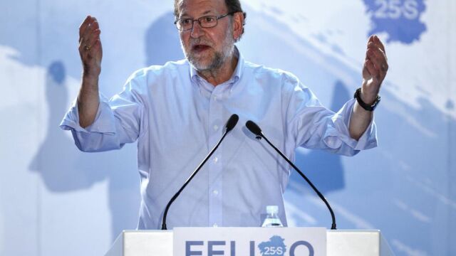 Mariano Rajoy, durante su intervención en un mitin del partido hoy en San Cibrao (Lugo).