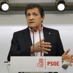 El presidente de la gestora del PSOE, Javier Fernández
