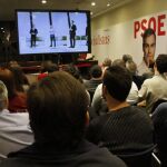 Las televisiones y radios ofrecen hoy especiales informativos