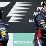 Vettel desobedeció las órdenes de equipo para imponerse a su compañero Webber