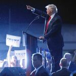 El empresario Donald Trump se dirige a sus seguidores durante un acto de campaña en Daytona Beach, Florida, esta semana