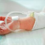 La emotiva carta de un médico a una niña muerta por el maltrato de sus padres