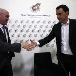 El presidente de la RFEF, Luis Rubiales (i), y el nuevo director deportivo de la selección española, José Francisco Molina (d), durante la rueda de prensa ofrecida esta mañana. EFE/Javier Lizón