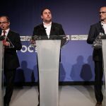 El portavoz de la Generalitat, Jordi Turull, el vicepresidente Oriol Junqueras y el conseller de Exteriores Raul Romeva