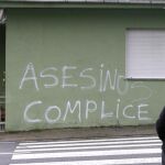 Pintadas en la vivienda de José Enrique Abuín El Chicle, en Rianxo