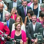 A la comitiva popular asistieron juntos Puigdemont y Colau, aunque dijeron que se limitaron a habllar de las fiestas de Barcelona y no de política.