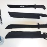 Armas blancas intervenidas a los dos trinatarios detenidos