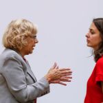 La ex alcaldesa de Madrid, Manuela Carmena, y la portavoz de Más Madrid, Rita Maestre