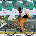 Carteles de Abascal en el Ejido en las pasadas elecciones nacionales tras lograr un gran resultado en las autonómicas. / Efe
