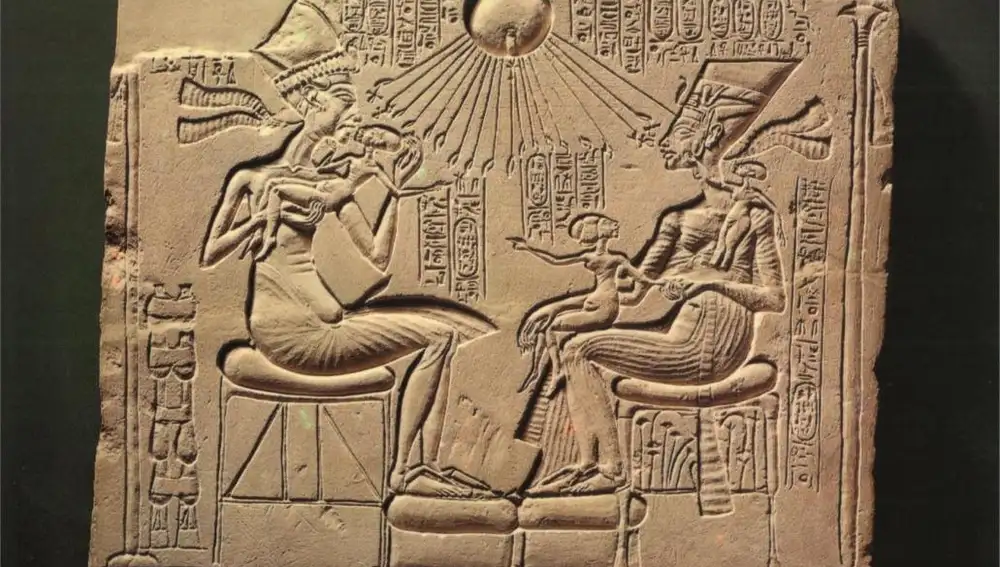 Nefertiti y Akenatón