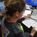 En el registro policial del domicilio se ha intervenido material pornográfico infantil de extrema dureza.