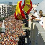 Vista general de la manifestación convocada por Sociedad Civil Catalana el 8 de octubre de 2017 en defensa de la unidad de España en Barcelona / Efe