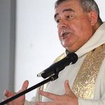 Joan Pujol i Prat durante una de sus misas/Facebook