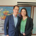 El vicepresidente de Vox, Víctor González, junto a María Corina Machado